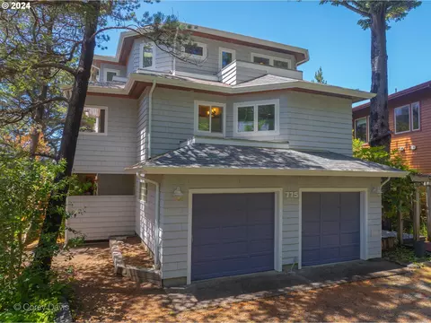 775 Cherry Ln, Manzanita, OR 97130