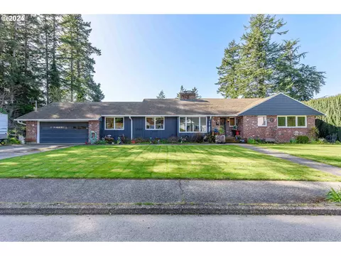 1645 N 14th St, Coos Bay, OR 97420