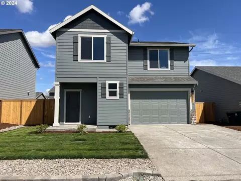 11232 Blueberry Loop NE, Donald, OR 97020