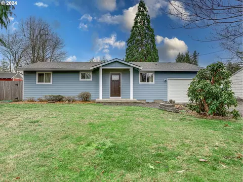 38916 Sandy Heights St, Sandy, OR 97055