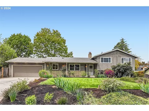 5885 SW 205th Ave, Beaverton, OR 97078