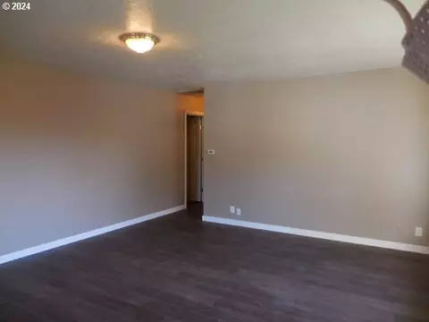 4954 SE 108th Ave, Portland, OR 97266
