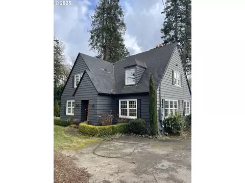 8836 SW Birchwood Rd, Portland, OR 97225