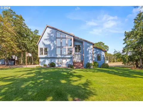 15450 S Paradise Ln, Mulino, OR 97042