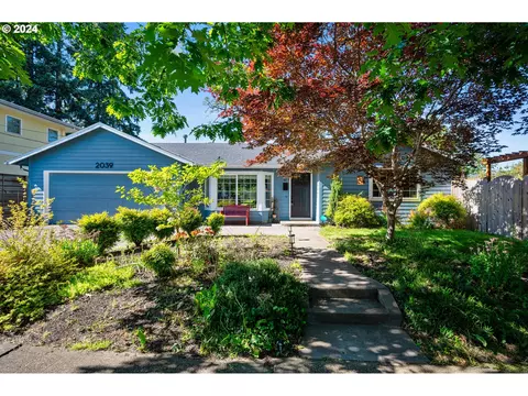 2039 SE Nehalem St, Portland, OR 97202