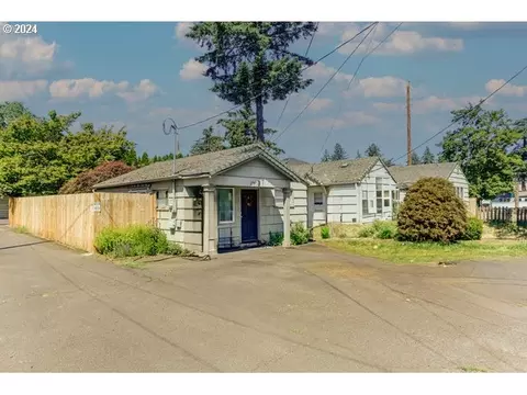 13715 SE Rhone St, Portland, OR 97236