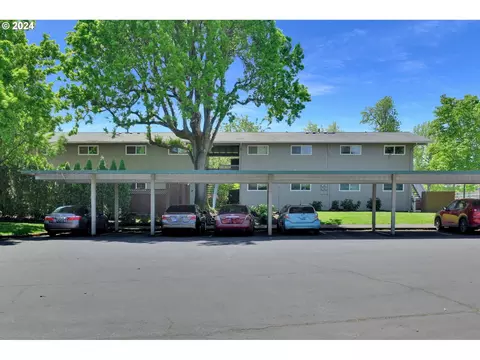 2064 W 14th Pl, Eugene, OR 97402