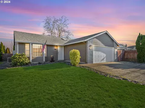 1942 SE 73rd Ave, Hillsboro, OR 97123