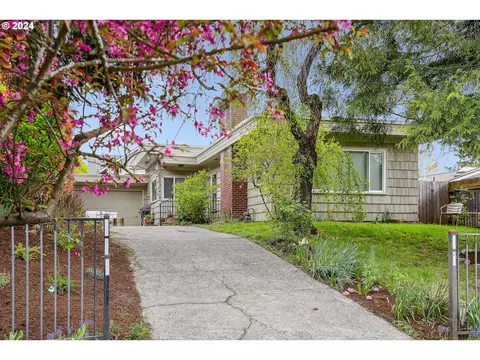 2346 SE 55th Ave, Portland, OR 97215
