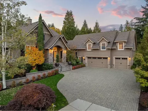 3528 SW 64th Pl, Portland, OR 97221
