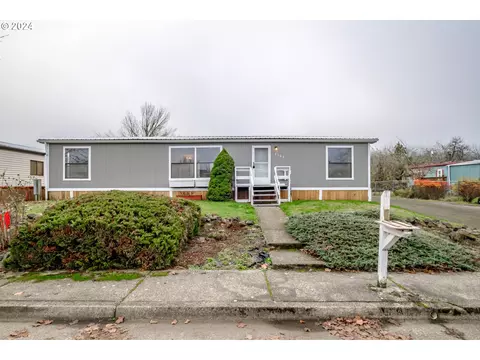 3563 Juniper St, Sweet Home, OR 97386