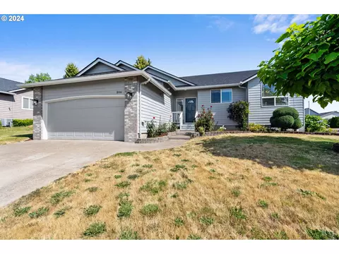 896 8th St, Lafayette, OR 97127