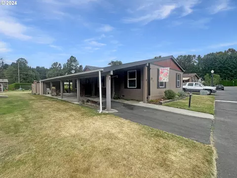214 Chapman Rd #18, Castle Rock, WA 98611