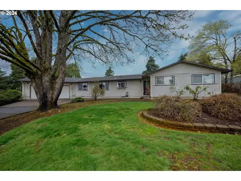 18233 SEmi St, Damascus, OR 97089