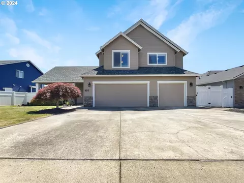 450 E 13th St, La Center, WA 98629