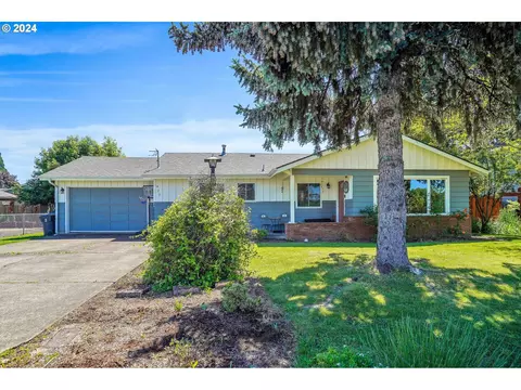 422 Grant St, Silverton, OR 97381