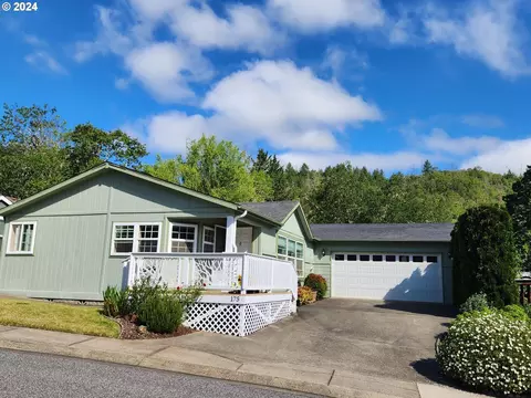175 Knoll Terrace Dr, Canyonville, OR 97417
