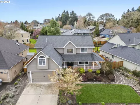 860 NE Creeksedge Dr, Hillsboro, OR 97124