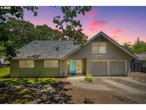 4007 Brae Burn Dr, Eugene, OR 97405