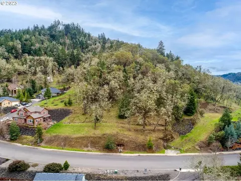 165 Winchester Creek Ave, Winchester, OR 97495
