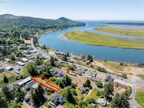 Spruce St, Wheeler, OR 97147