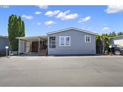 18485 SW Pacific Dr #131, Tualatin, OR 97062
