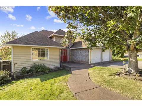 421 NE Scenic St, White Salmon, WA 98672