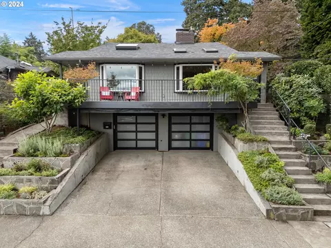 7545 S Corbett Ave, Portland, OR 97219