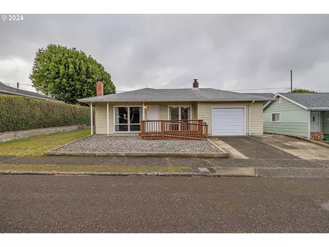 1670 Grant St, North Bend, OR 97459