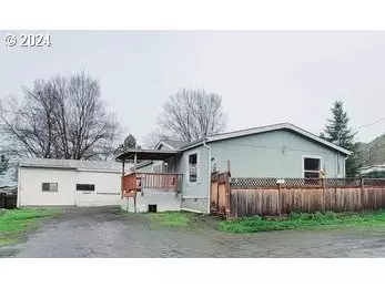 302 Currier Ave, Roseburg, OR 97470