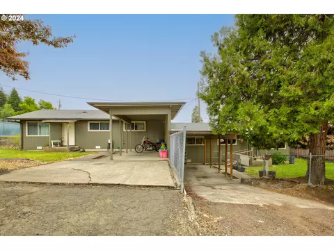 1064 W Pilger St, Roseburg, OR 97471