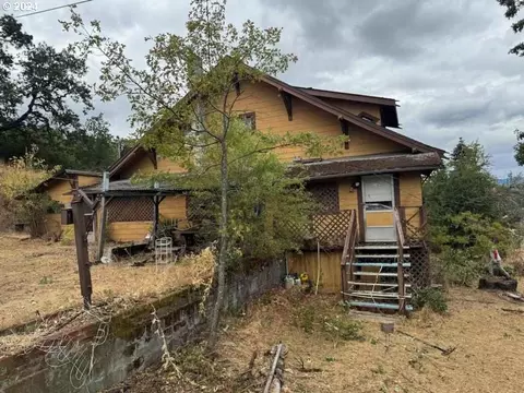 1425 SE Douglas Ave, Roseburg, OR 97470