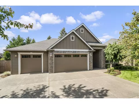 12425 Rogue River Way, Oregon City, OR 97045