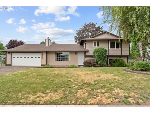 22701 NE Hancock St, Fairview, OR 97024