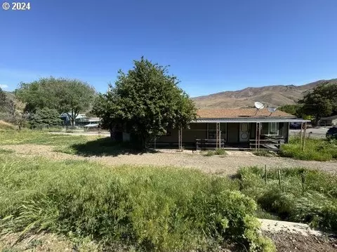 395 2nd St, Huntington, OR 97907
