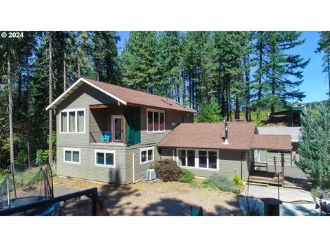 7 Rattlesnake Rd, White Salmon, WA 98672
