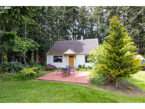 5966 Billings Rd, Mount Hood, OR 97041