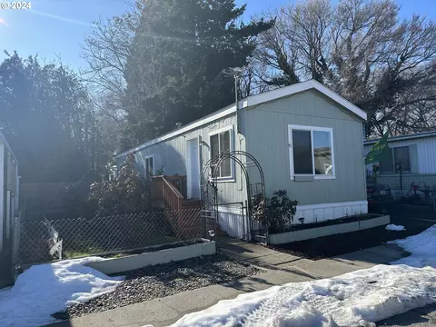 3800 W 6th St #41, The Dalles, OR 97058