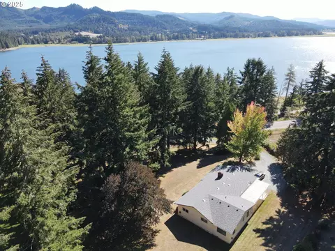 75718 London Rd, Cottage Grove, OR 97424