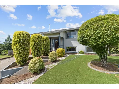 9446 SE Sun Crest Dr, Happy Valley, OR 97086