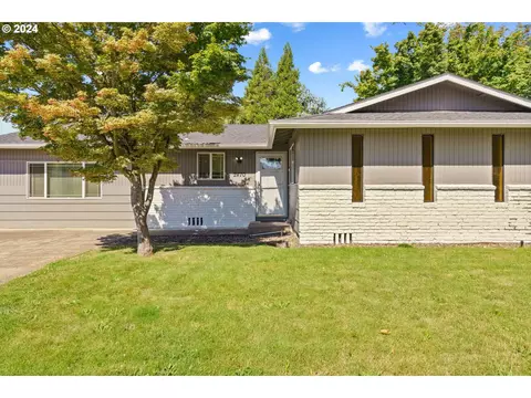 2470 Laurelhurst Dr, Eugene, OR 97402