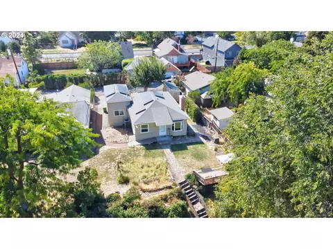 812 W 8th St, The Dalles, OR 97058