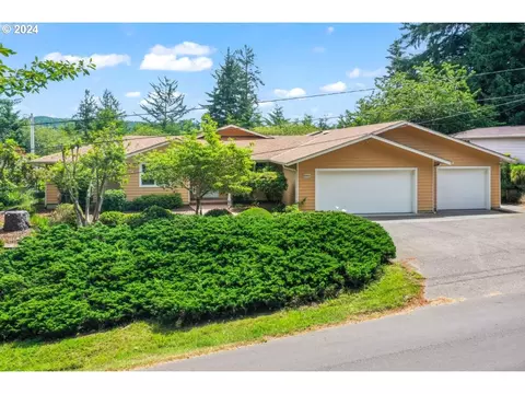 83433 Spruce Ln, Florence, OR 97439