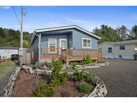 634 S Coral St, Rockaway Beach, OR 97136