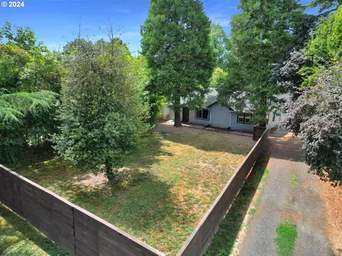 830 Willow Ave, Eugene, OR 97404