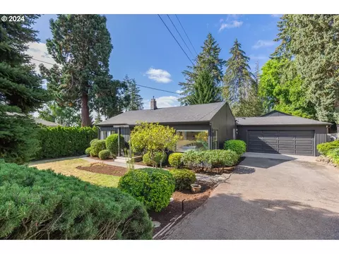 1682 SW Sunset Blvd, Portland, OR 97239