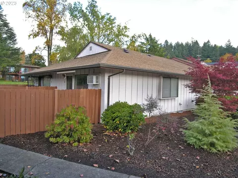 11505 SW Majestic Ln #2, King City, OR 97224