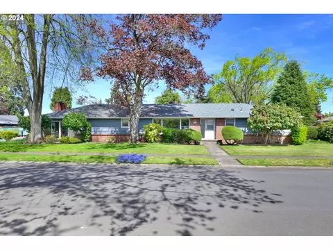 321 Dartmoor Dr, Eugene, OR 97401