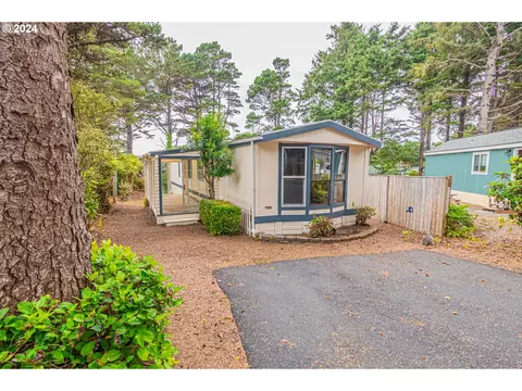 4875 N Highway 101 #68, Depoe Bay, OR 97341