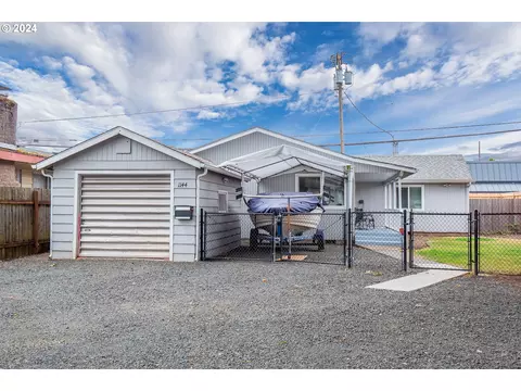 1144 Juniper St, Junction City, OR 97448